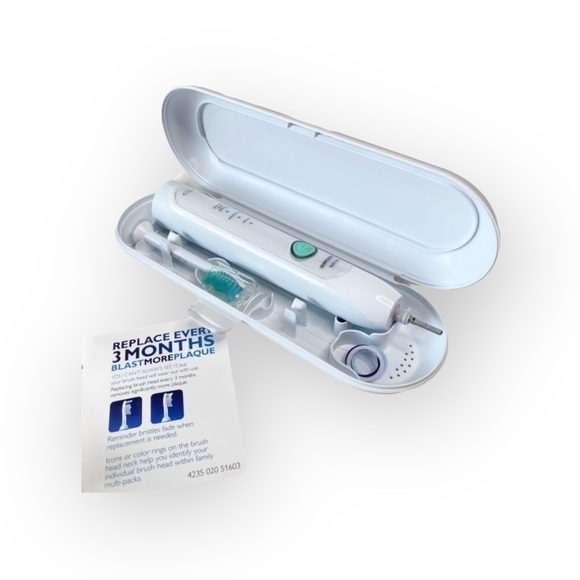 Phillips Sonicare ⁂ HX6150 Diamond Clean Toothbrush ⁂ UV Clean ⁂ 2 Handle Set ⁂ - Picture 4 of 16